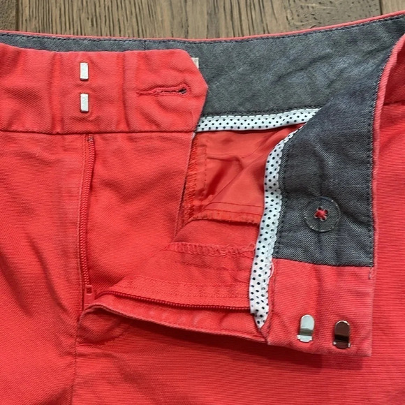 Banana Republic Hampton Fit Classic Chino Khaki Style Red Shorts Size 2 - Picture 3 of 8
